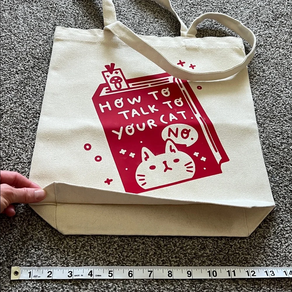 BNWOT adorable sturdy canvas Cat-Themed tote/book bag!